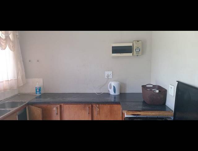 2 BEDROOM HOUSE FOR SALE IN NGWELEZANA